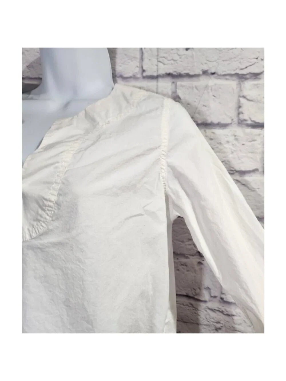 J. Crew White Long Sleeves With Buttons V Neck Top PXS Lightweight Rounded Hem